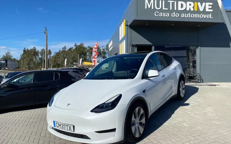 Tesla Model Y Standard RWD