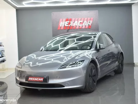 Tesla Model 3 Tração Traseira