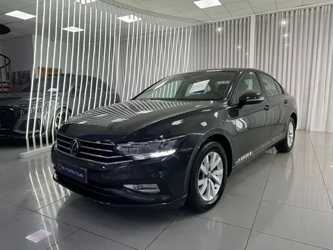 VOLKSWAGEN Passat Passat 2.0TDI EVO Business 110kW - 15990€ en Utrera