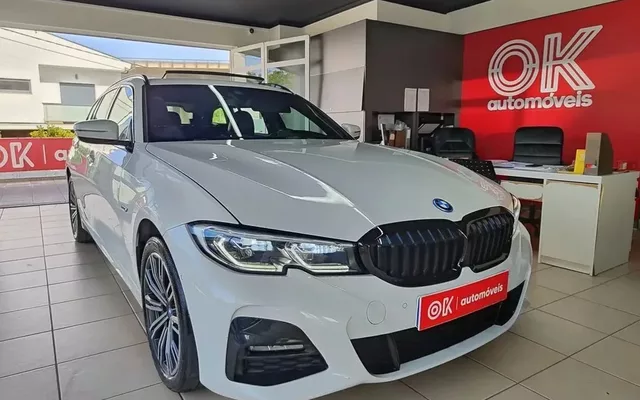 BMW 330 e Pack Desportivo M Auto