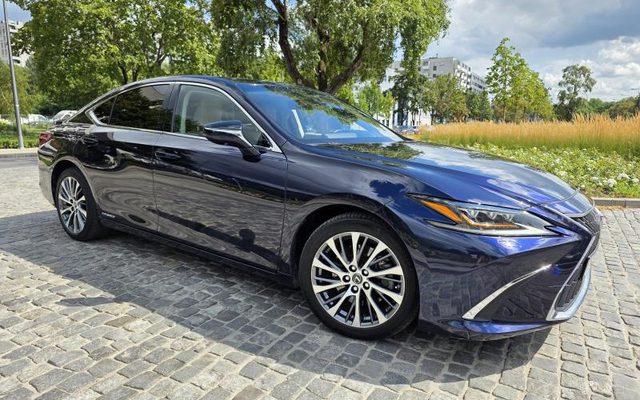Lexus ES 2021
