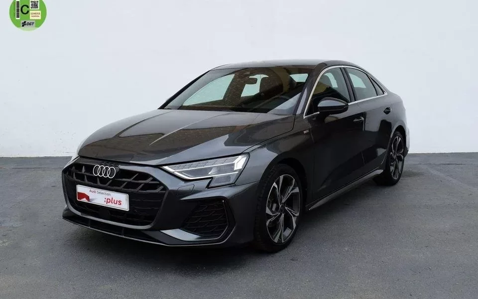 AUDI A3 A3 Sedán TDI S line S tronic 110kW