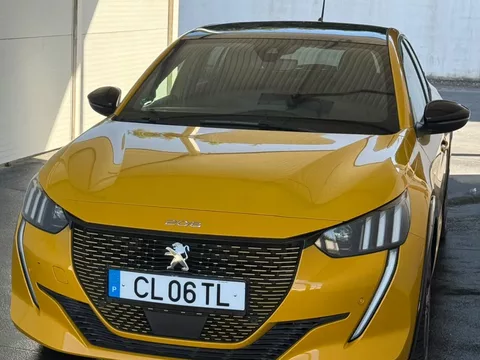 Peugeot e-208