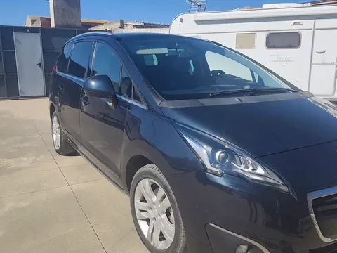 Peugeot 5008 BlueHDI 120 EAT6 Stop & Start Allure