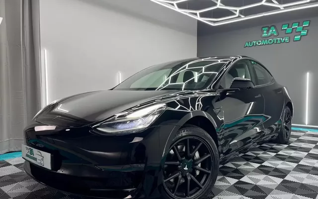 Tesla Model 3 Long-Range RWD