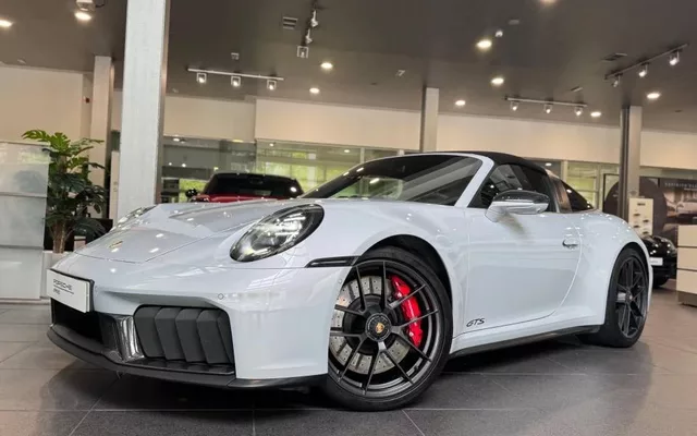 PORSCHE 911 911 Targa 4 GTS
