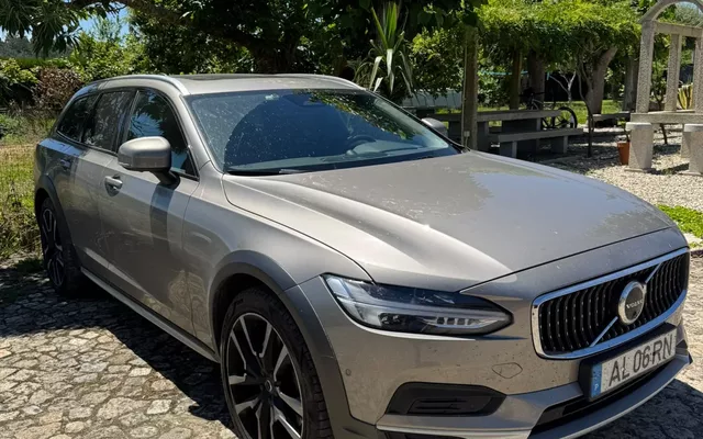 Volvo V90 Cross Country 2.0 B4 Plus AWD
