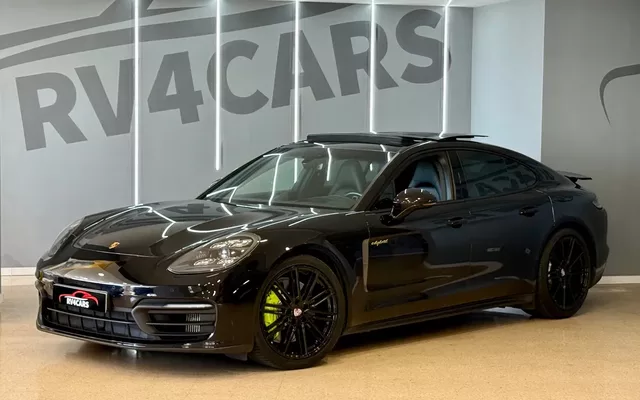 Porsche Panamera 4 E-Hybrid Platinum Edition com PDLS