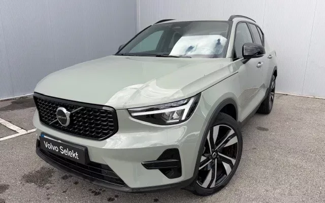 Volvo XC 40 2.0 B3 Plus Dark