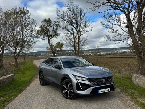 Peugeot 408 1.2 PureTech Allure EAT8