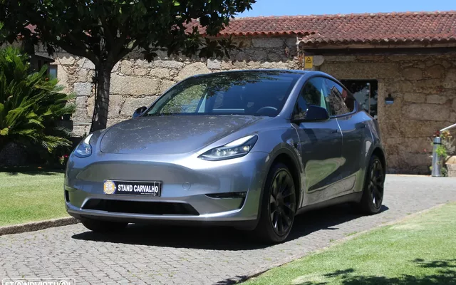 Tesla Model Y Long Range Tração Integral