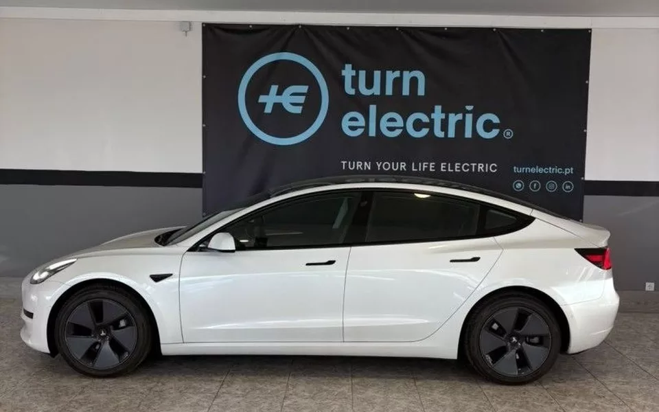 Tesla Model 3 Tração Traseira