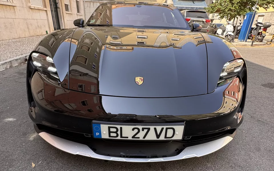 Porsche Taycan Cross Turismo 4S