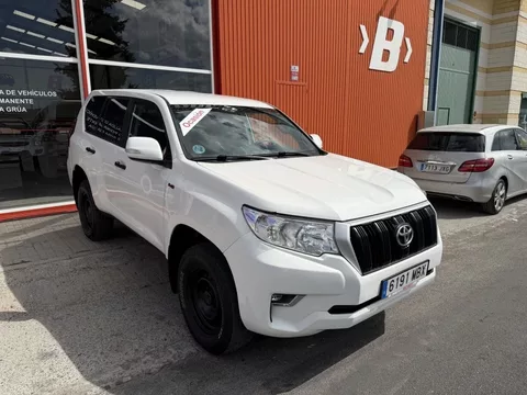 TOYOTA Land Cruiser Land Cruiser D-4D GX
