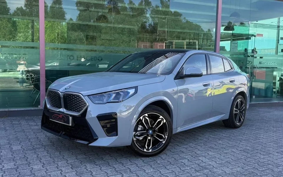 BMW iX2 eDrive20 Pack Desportivo M Pro