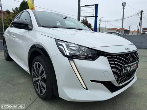 Peugeot e-208 Active