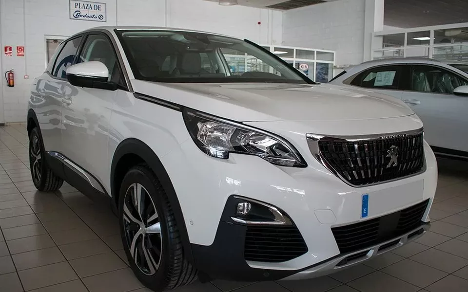 PEUGEOT 3008 SUV 3008 1.2 S&S PureTech Allure 130