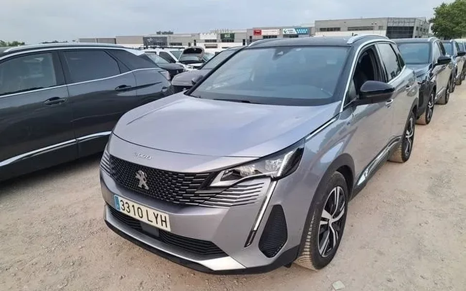 PEUGEOT 3008 300 e-EAT8 GT