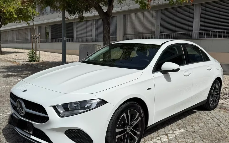 Mercedes-Benz A 250 Limousine e