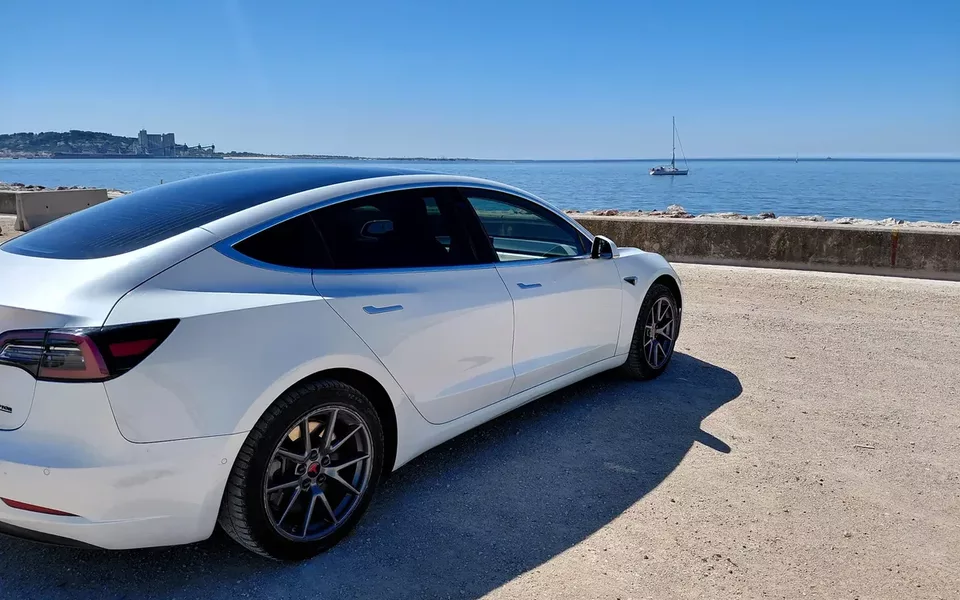 Tesla Model 3 Standard Range Plus RWD