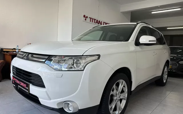 Mitsubishi Outlander 2.2 DI-D 4WD Auto Instyle