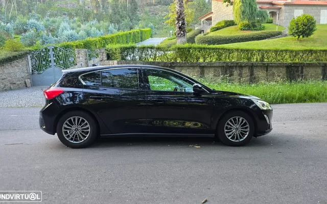 Ford Focus 1.0 EcoBoost S&S ST-LINE X