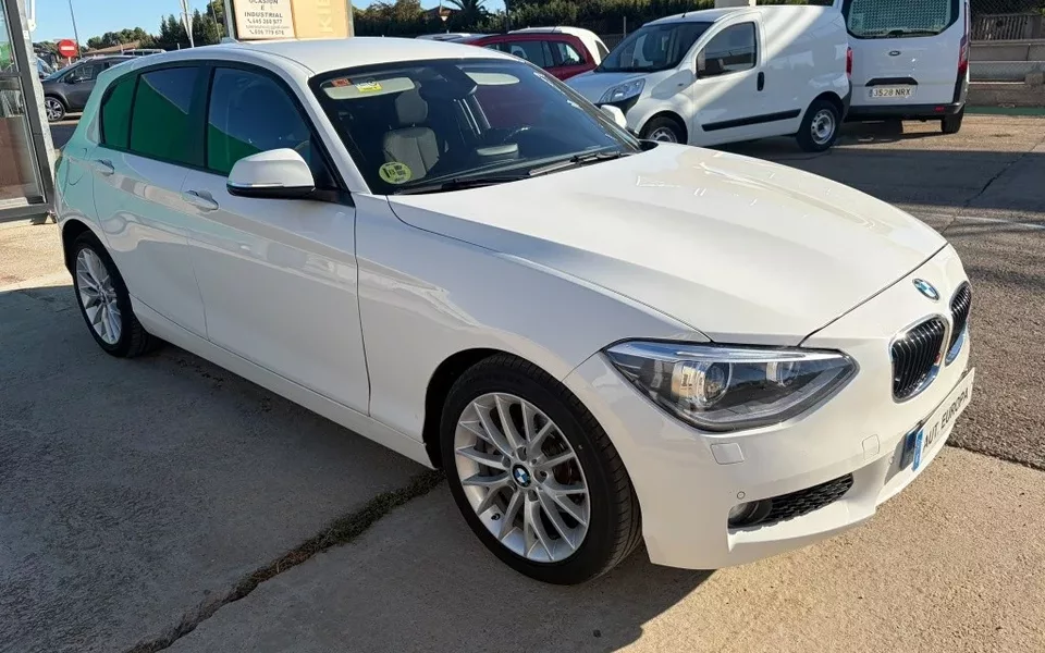 BMW Serie 1 118d Essential Plus M-Sport Edition - 14990€ en Zaragoza