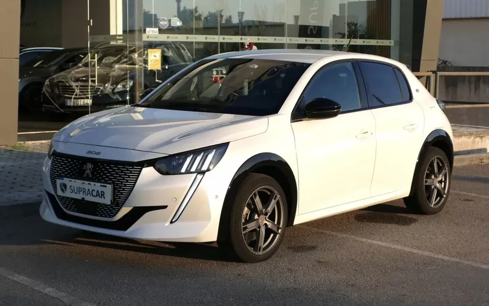 Peugeot e-208 50 kWh GT