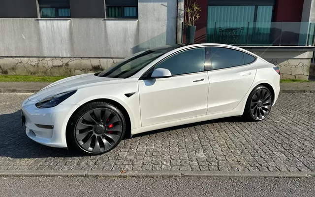 Tesla Model 3 Long Range Tração Integral