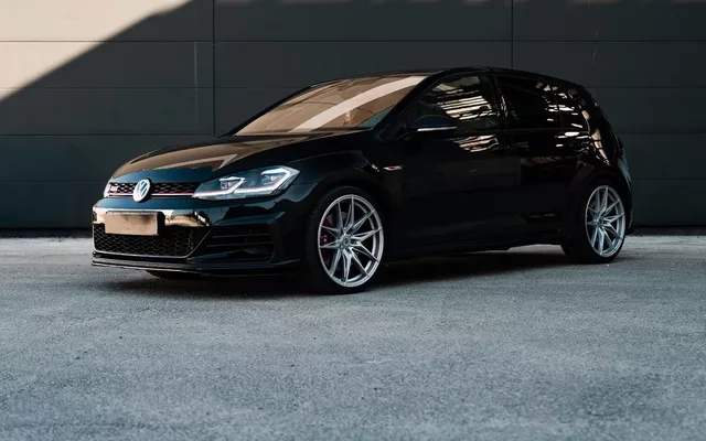 VW Golf 2.0 TSI GTi TCR DSG