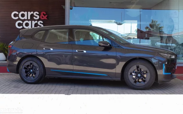 BMW iX xDrive 40