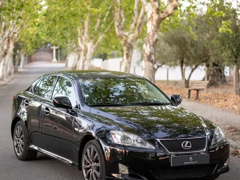 Lexus IS 220