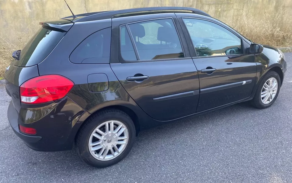 Renault Clio Sport Tourer ver-1-5-dci-dynamique-s