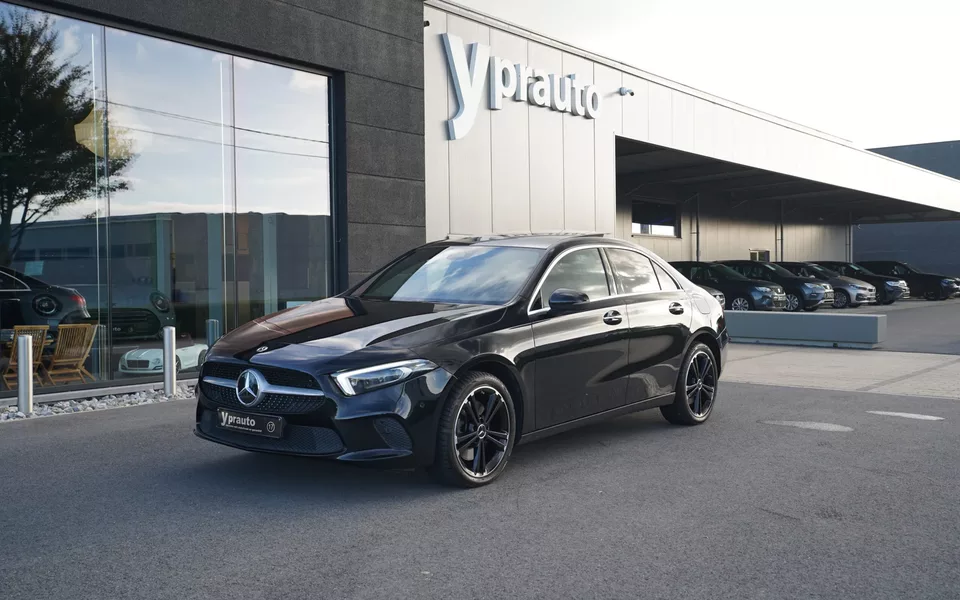 Mercedes A 250e Plug in hybride Limousine leder