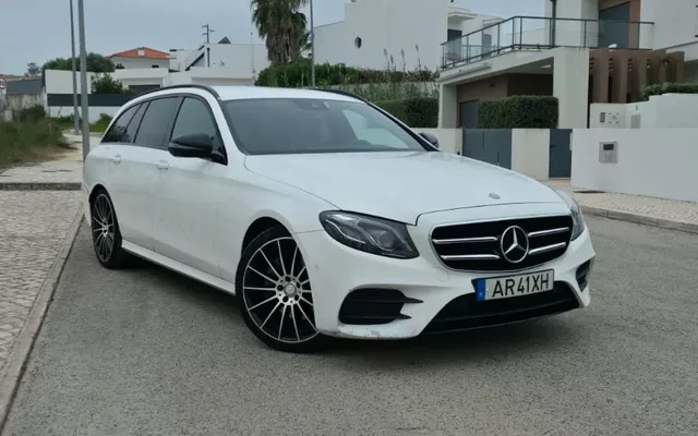 Mercedes-Benz E 220 d 9G-TRONIC AMG Line