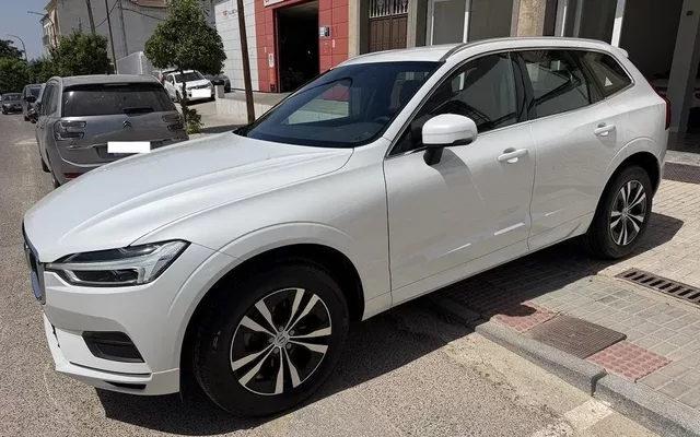 VOLVO XC60 XC60 D4 Momentum Aut.