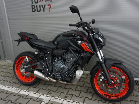 Yamaha MT 07 RED BLACK A2