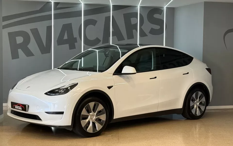 Tesla Model Y Standard RWD