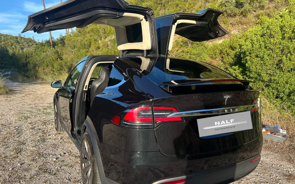 Tesla Model X Standard Range