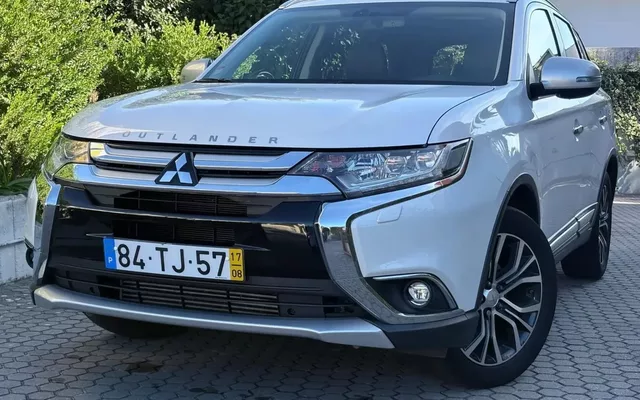 Mitsubishi Outlander 2.2 DI-D Instyle Navi