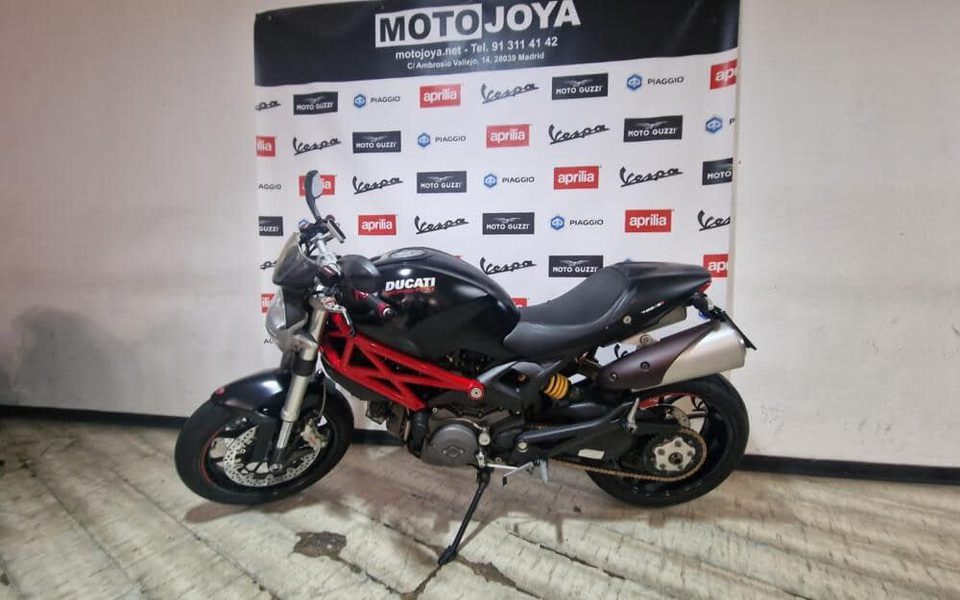 DUCATI MONSTER 796