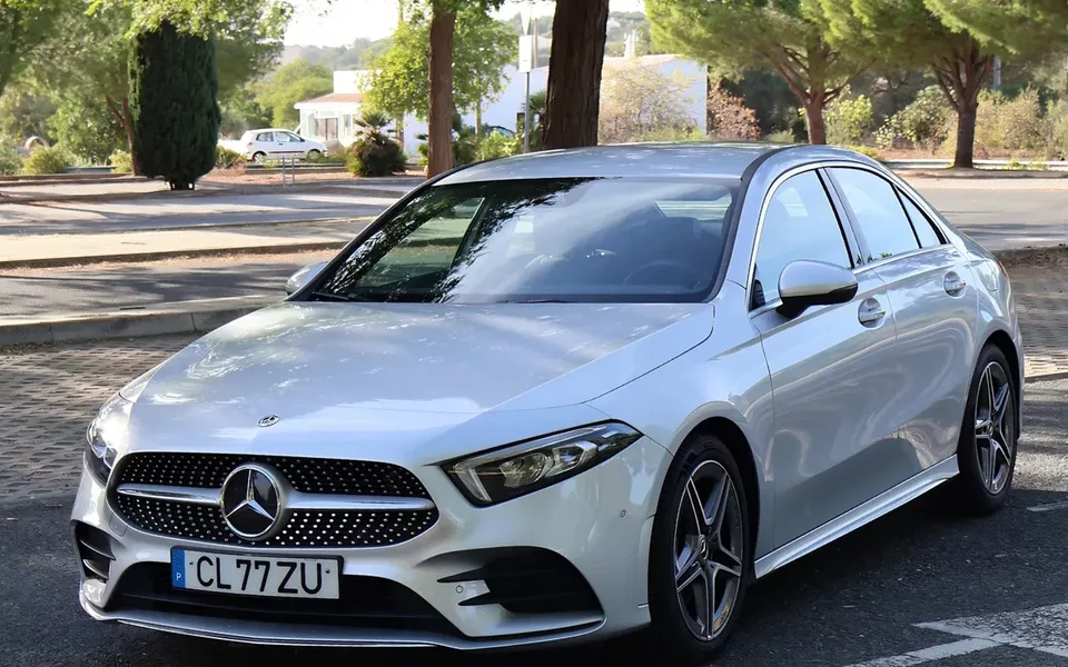 Mercedes-Benz A 200 Advanced AMG Line