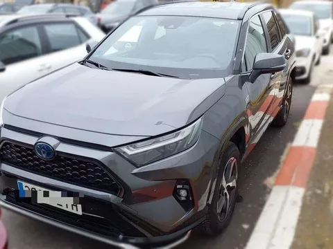 TOYOTA RAV-4 2.5l PLUG-IN 300PH (e-CVT) Advance