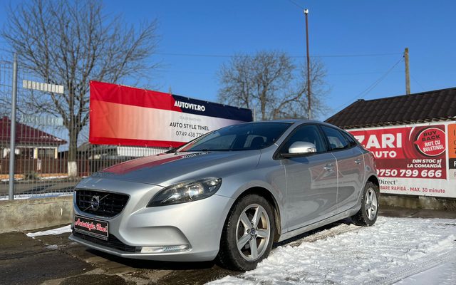 Volvo V40 2015