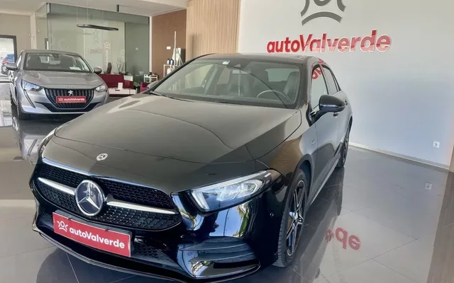 Mercedes-Benz A 250 e 8G-DCT AMG Line