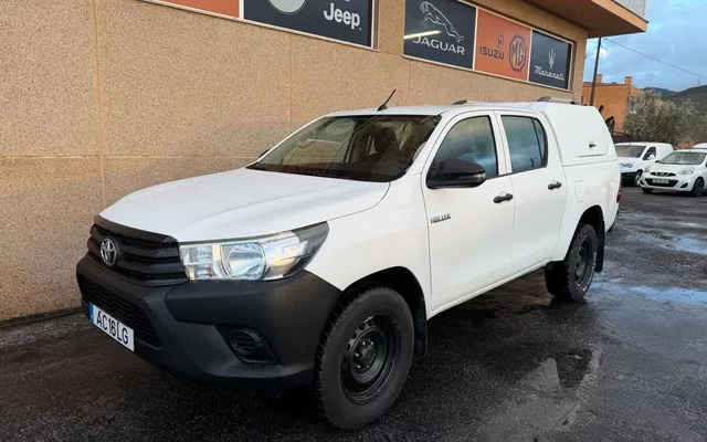 Toyota Hilux 2.4 D-4D 4WD CD Premium Edition