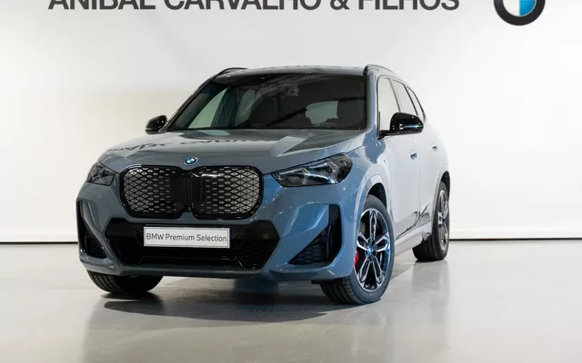 BMW iX1 eDrive20 Pack Desportivo M Pro
