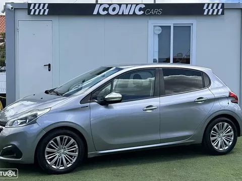 Peugeot 208 1.2 PureTech Signature