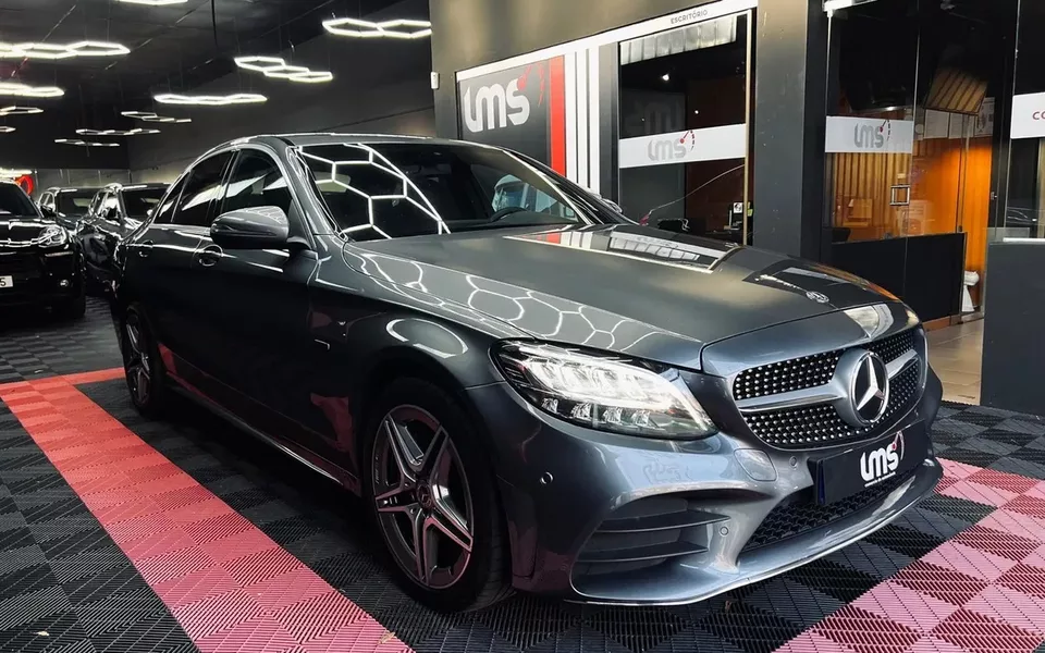 Mercedes-Benz C 300 de AMG Line