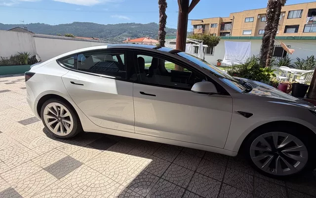Tesla Model 3 Tração Traseira